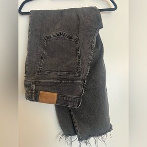 Madewell Women's Faded Black Straight Leg Jeans with Raw Hem